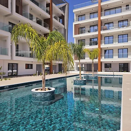 Apartment New, Modern Studio, Universal Residences *