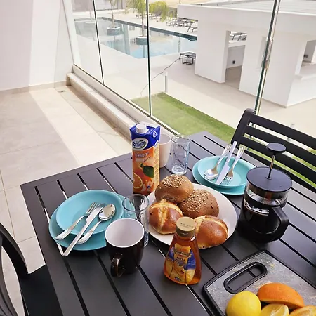 New, Modern Studio, Universal Residences