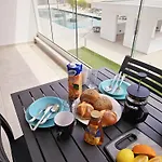 New, Modern Studio, Universal Residences
